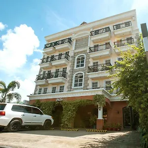 Emilia ** Davao Stadt